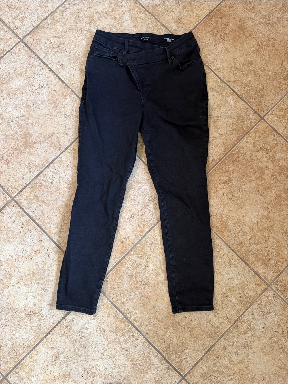 Good American Black Cropped Skinny Jeans